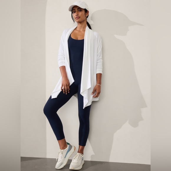 NWT Athleta Pranayama Bright White Wrap Size Large. - Picture 1 of 9